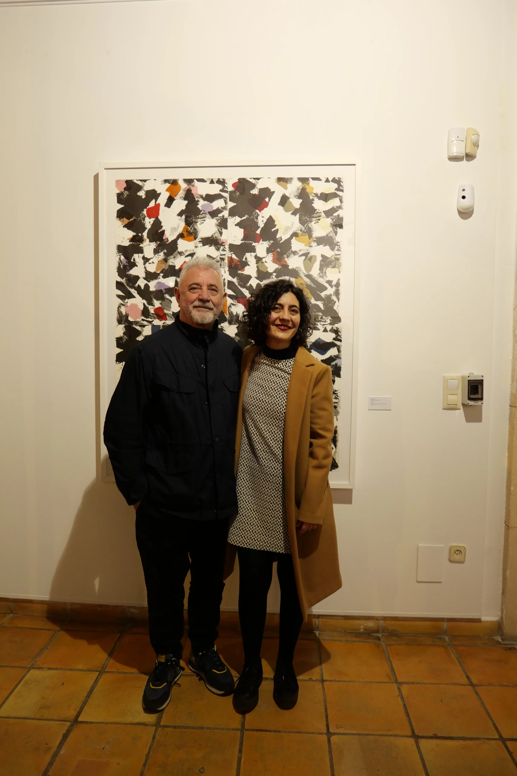 Mercedes de la Pola (conservadora MOG San Clemente) y Ángel Cajal (artista)